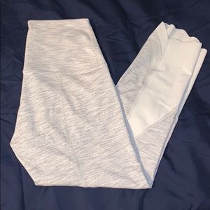 Heather grey/white lululemon crops